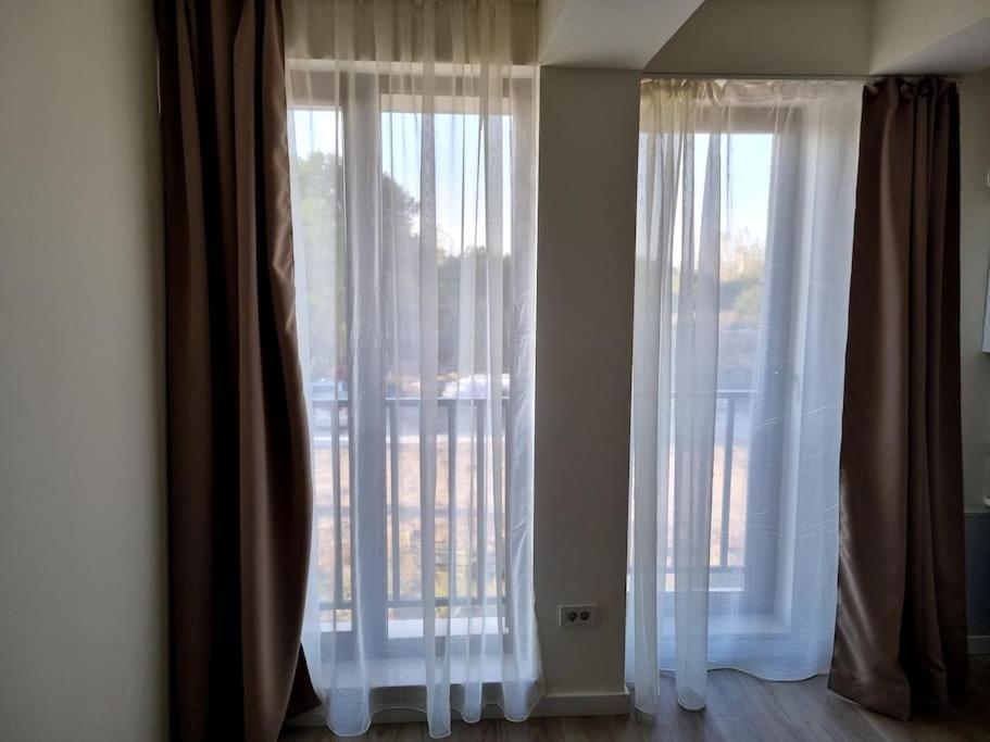 Apartament Cwa 1 Aeroport Otopeni Kültér fotó